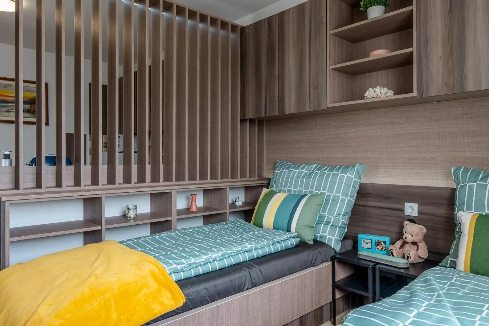 Apartments By The Sea Vir - 21555